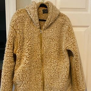 Women’s zip up Sherpa.